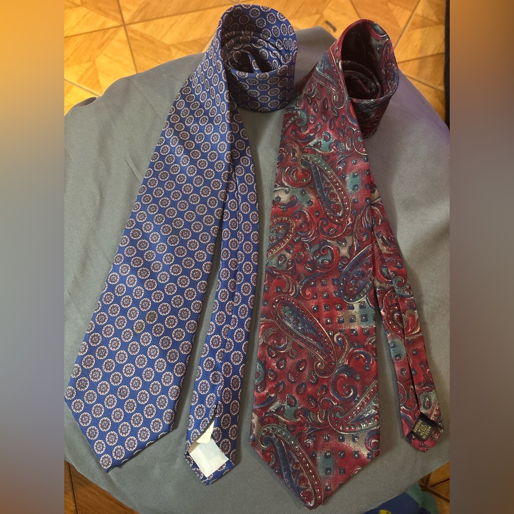 Elegant Vintage 80’s Blue & Red Paisley/ Blue & Red geometric Ties
